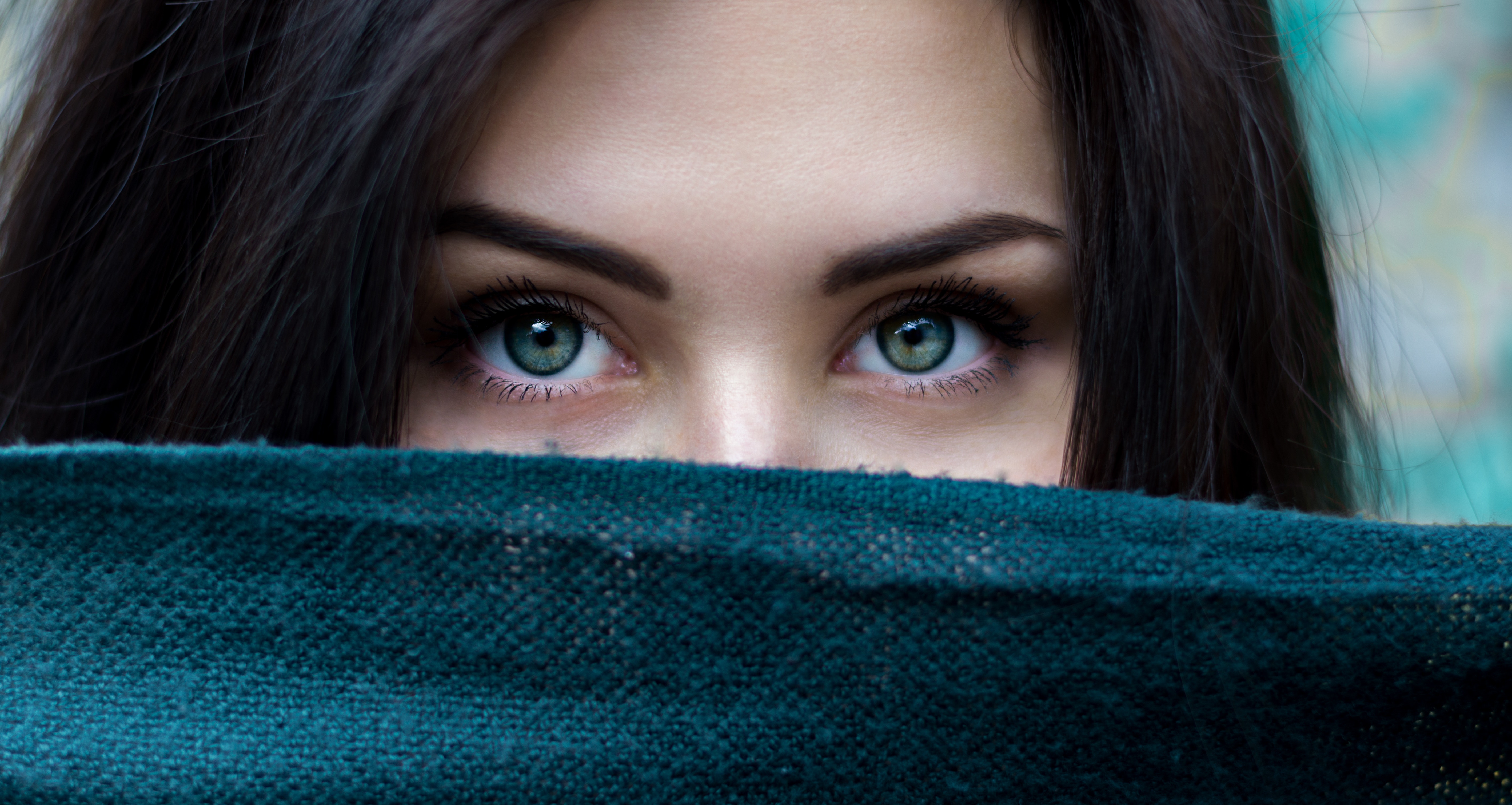 1GreenEyes:alexandru-zdrobau-84424-unsplash
